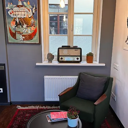 Apartment Coffeeshop Living Experience In Oldtown!