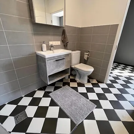 Coffeeshop Living Experience In Oldtown!