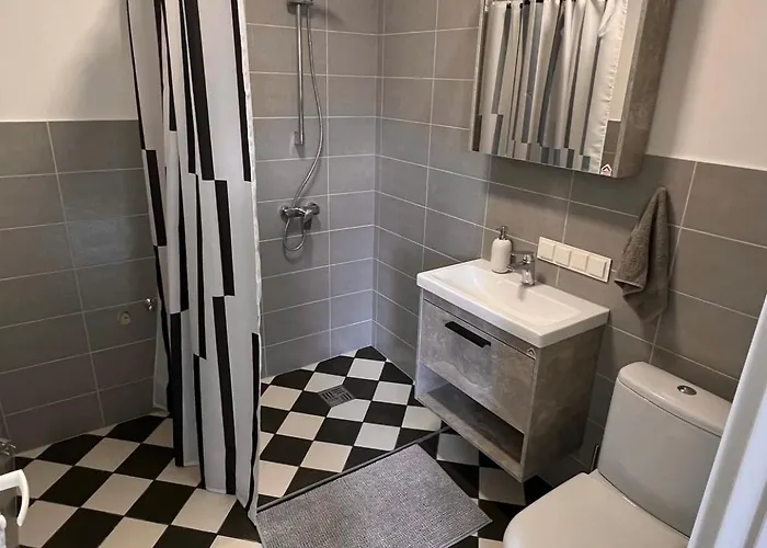 Coffeeshop Living Experience In Oldtown! *