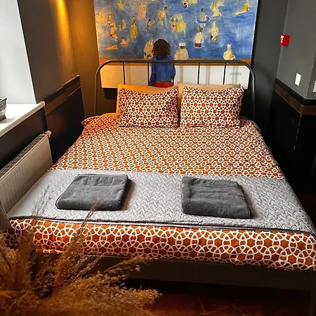 Coffeeshop Living Experience In Oldtown! 아파트